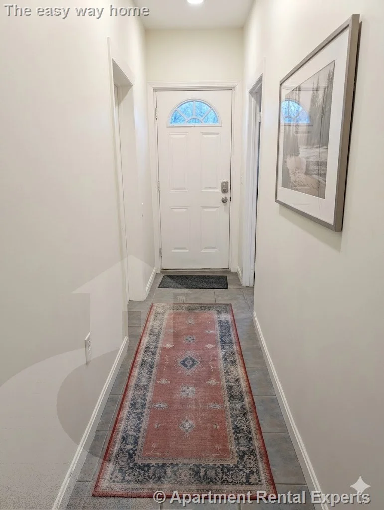 5 bed, 2 bath apartment for rent at 9 Medford St Unit 1, Tufts — photo 8 of 15