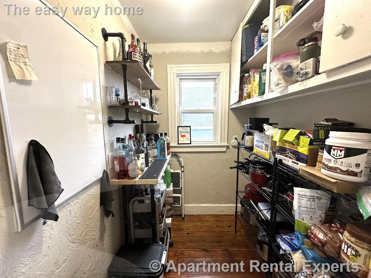 4 bed, 2 bath apartment for rent at 9 Medford St Unit 3, Tufts — photo 7 of 14