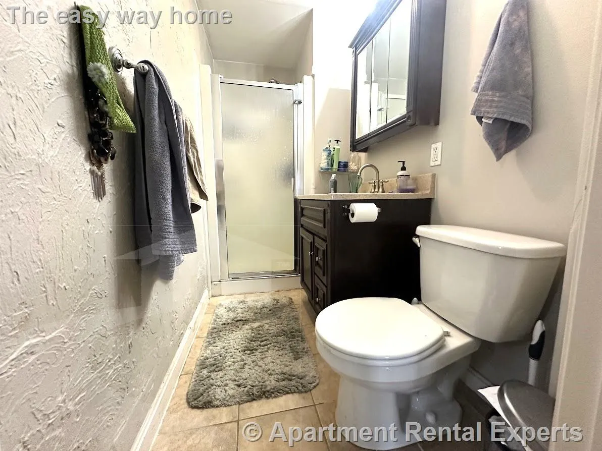 4 bed, 2 bath apartment for rent at 9 Medford St Unit 3, Tufts — photo 6 of 14