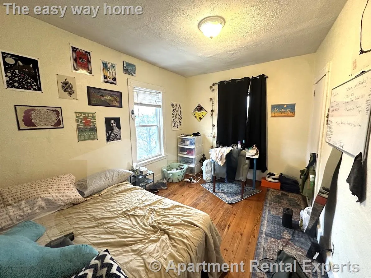 4 bed, 2 bath apartment for rent at 9 Medford St Unit 3, Tufts — photo 9 of 14