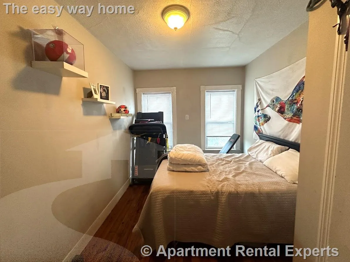 4 bed, 2 bath apartment for rent at 9 Medford St Unit 3, Tufts — photo 12 of 14