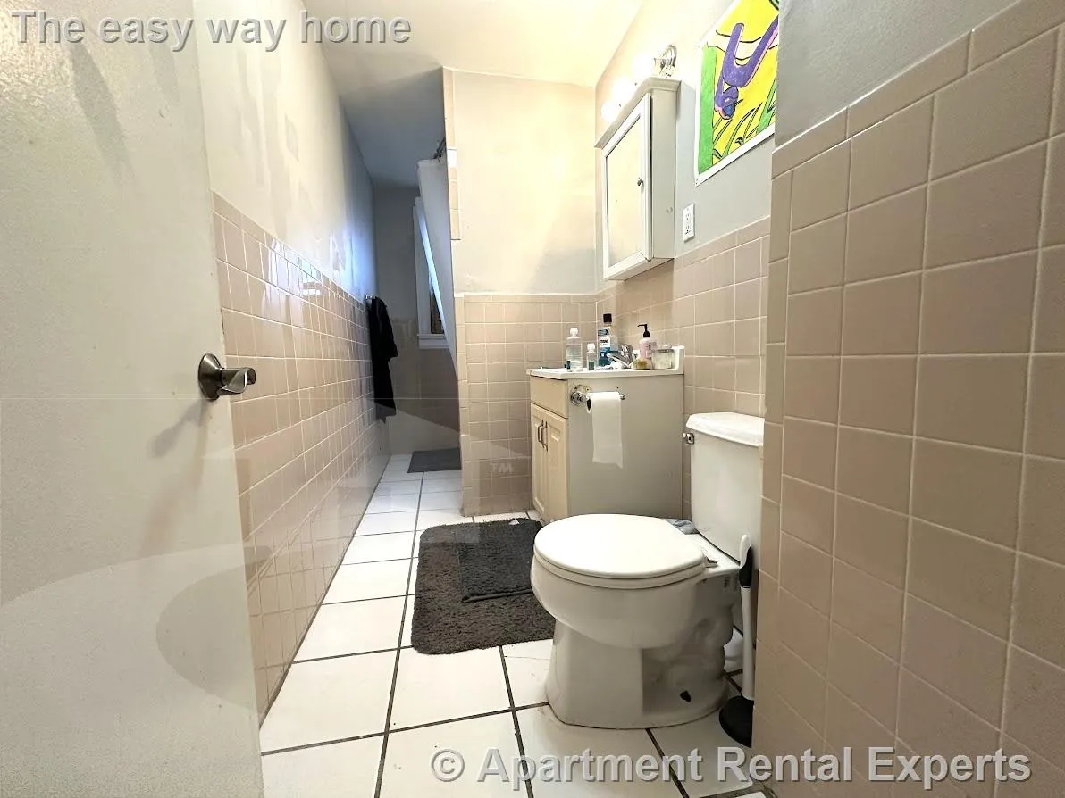 4 bed, 2 bath apartment for rent at 9 Medford St Unit 3, Tufts — photo 13 of 14