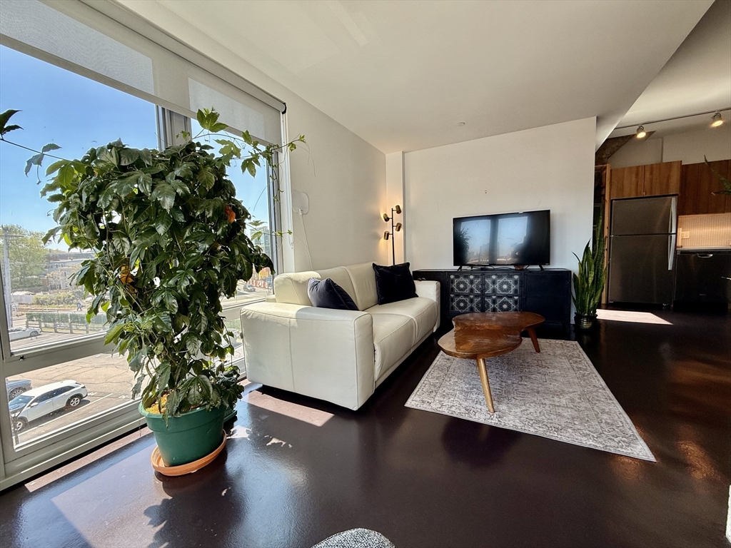 2 bed, 2 bath apartment for rent at 9 Medford St Unit 314, Brickbottom-Inner Belt — photo 8 of 32