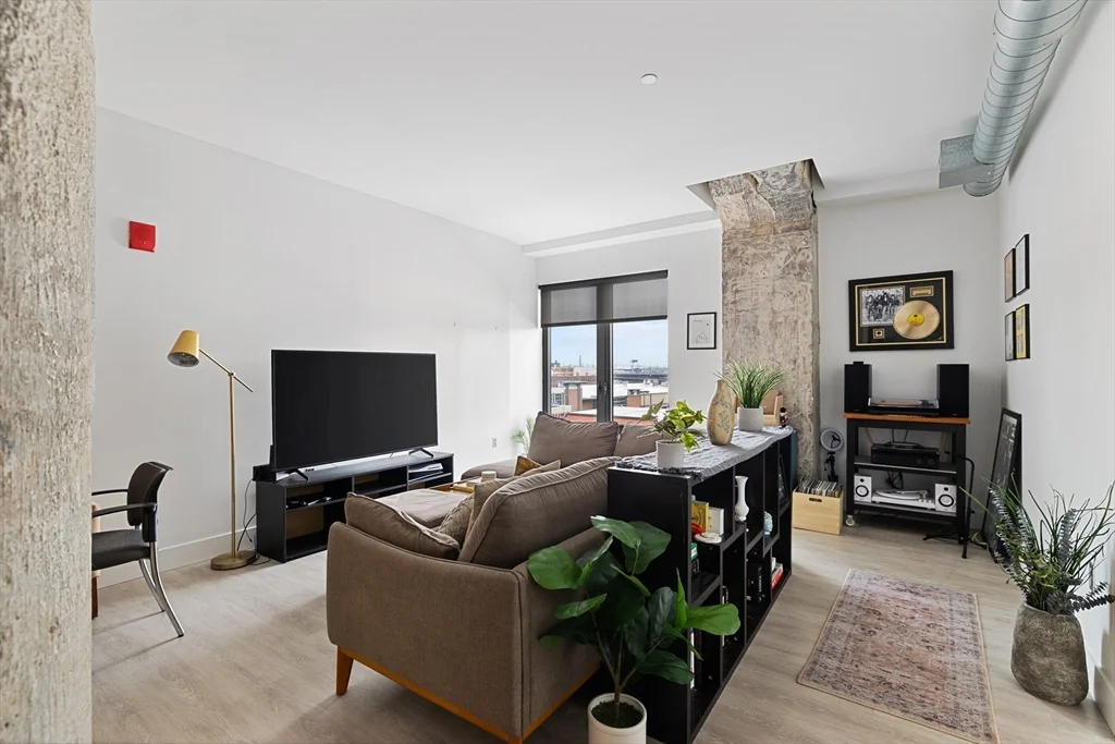 1 bed, 1 bath apartment for rent at 9 Medford St Unit 512, Kendall Square