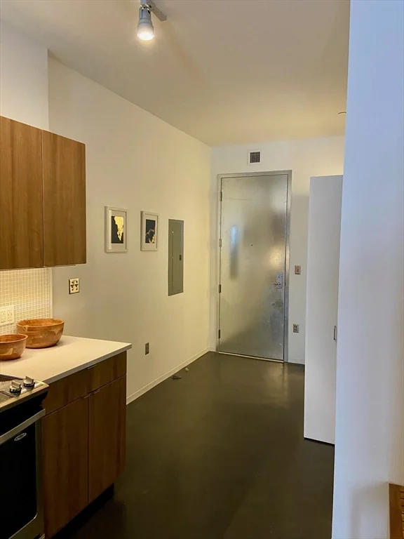 1 bed, 1 bath apartment for rent at 9 Medford Unit 513, Somerville — photo 5 of 38