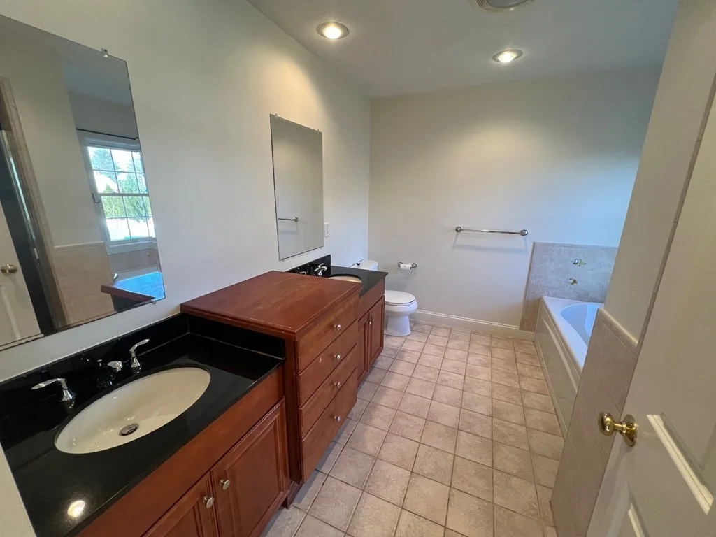 4 bed, 2 bath apartment for rent at 9 Meeting House Cir, Bedford — photo 13 of 25