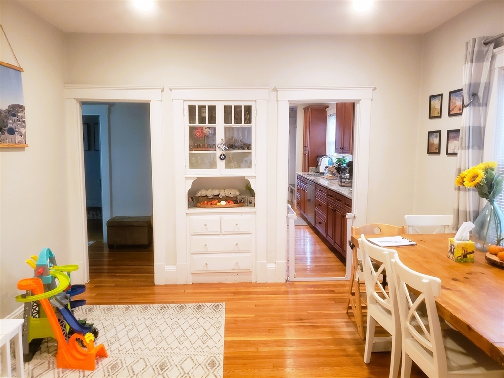 2 bed, 1 bath apartment for rent at 9 Menotomy Rd Unit 1, Arlington — photo 6 of 32
