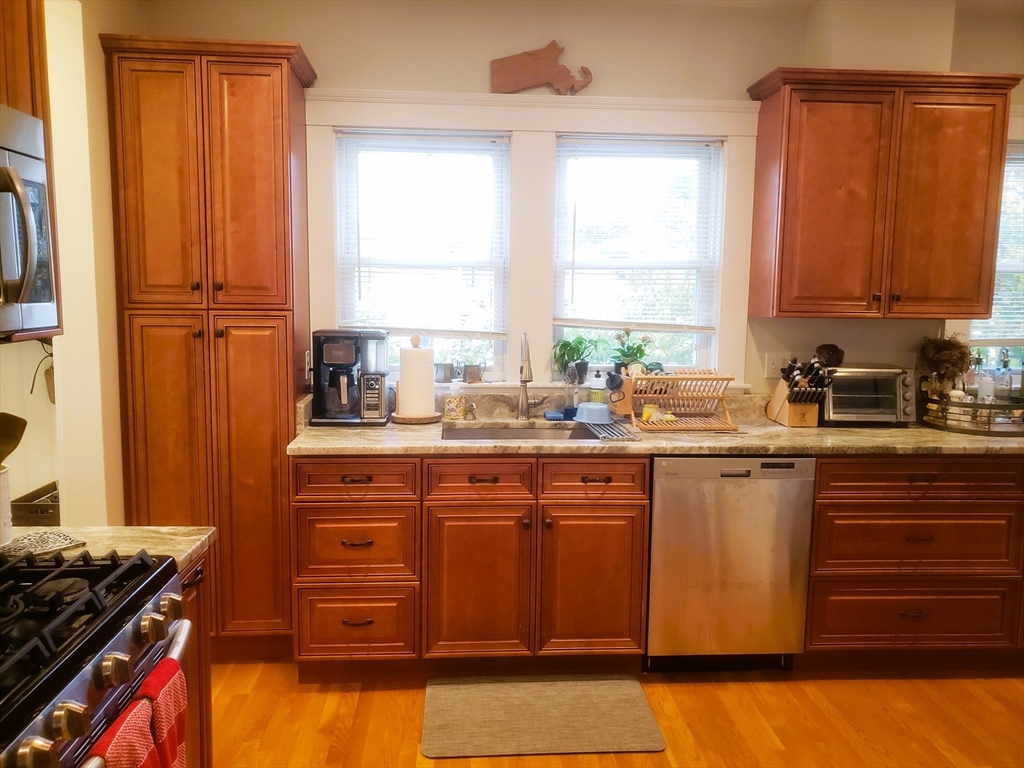 2 bed, 1 bath apartment for rent at 9 Menotomy Rd Unit 1, Arlington — photo 8 of 32