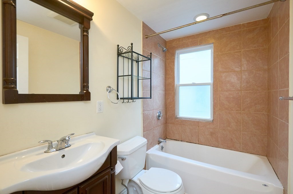 4 bed, 2 bath apartment for rent at 9 Mission St Unit 1, Mission Hill — photo 11 of 24