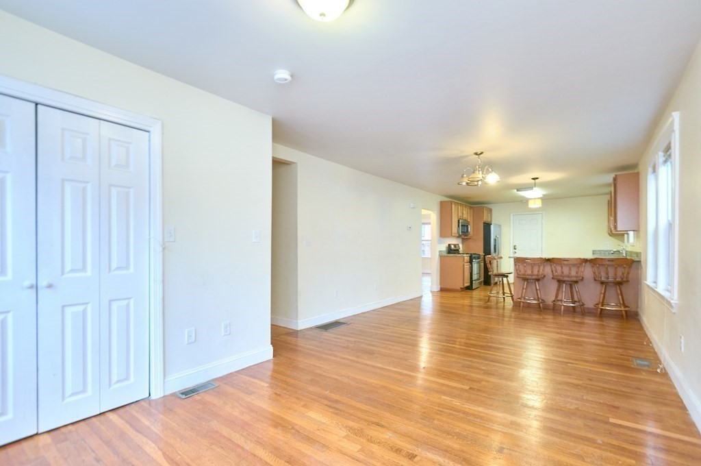 4 bed, 2 bath apartment for rent at 9 Mission St Unit 1, Mission Hill — photo 2 of 24