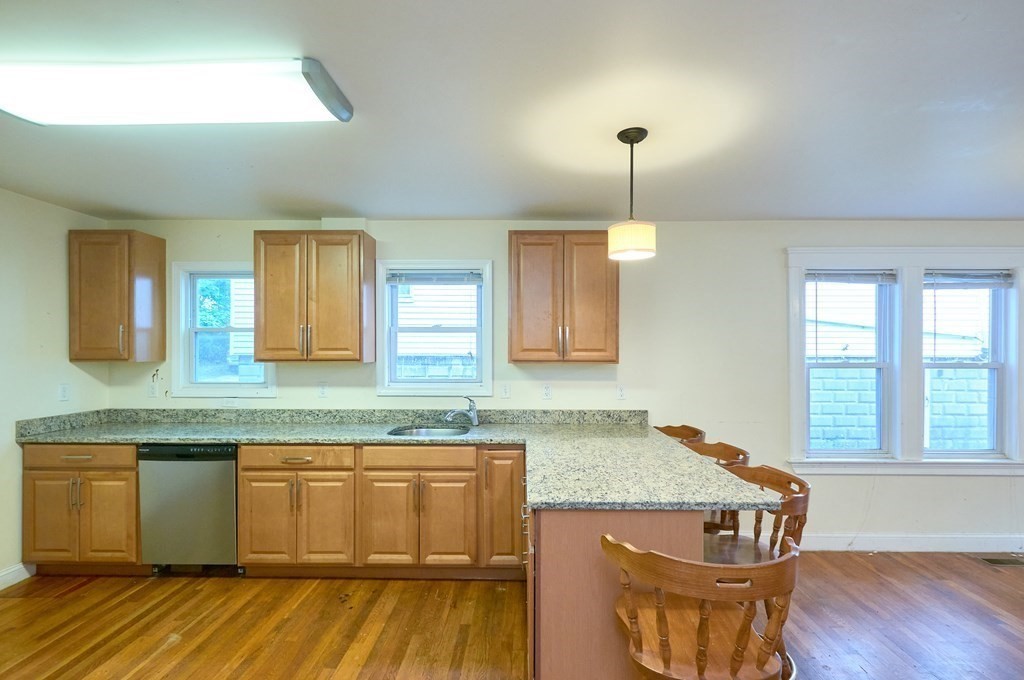 4 bed, 2 bath apartment for rent at 9 Mission St Unit 1, Mission Hill — photo 5 of 24