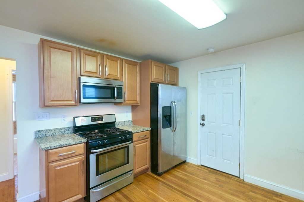 4 bed, 2 bath apartment for rent at 9 Mission St Unit 1, Mission Hill — photo 6 of 24