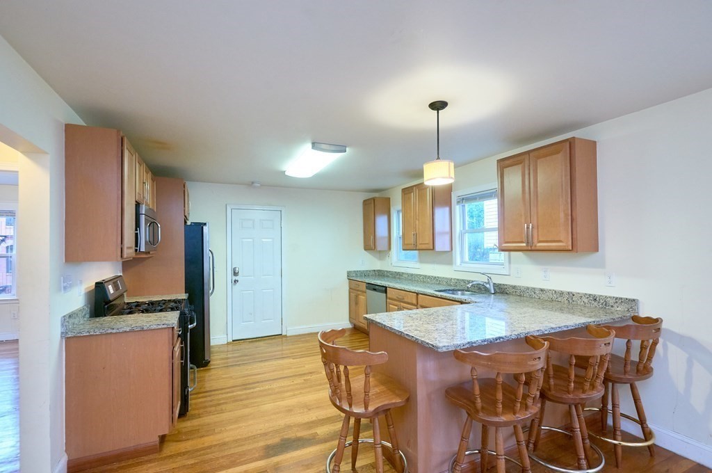 4 bed, 2 bath apartment for rent at 9 Mission St Unit 1, Mission Hill — photo 3 of 24