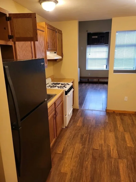 1 bed, 1 bath apartment for rent at 9 Montello St Unit 17, Brockton — photo 1 of 8