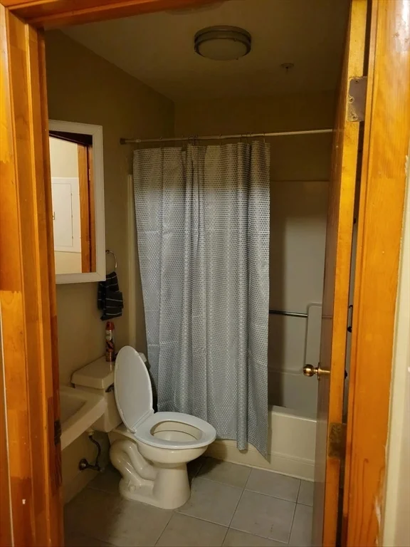 1 bed, 1 bath apartment for rent at 9 Montello St Unit 17, Brockton — photo 2 of 8