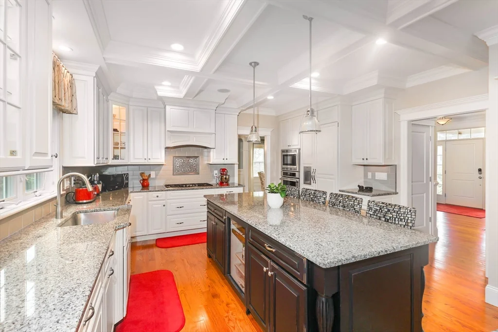 4 bed, 3 bath apartment for rent at 9 Morningside Dr, Shrewsbury — photo 22 of 42