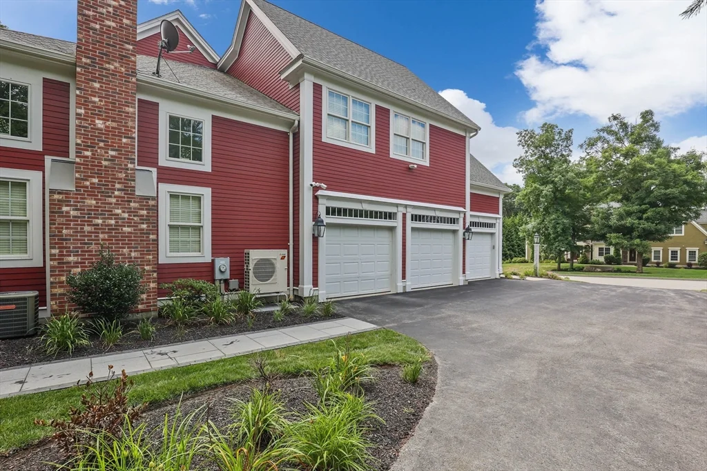 4 bed, 3 bath apartment for rent at 9 Morningside Dr, Shrewsbury — photo 10 of 42