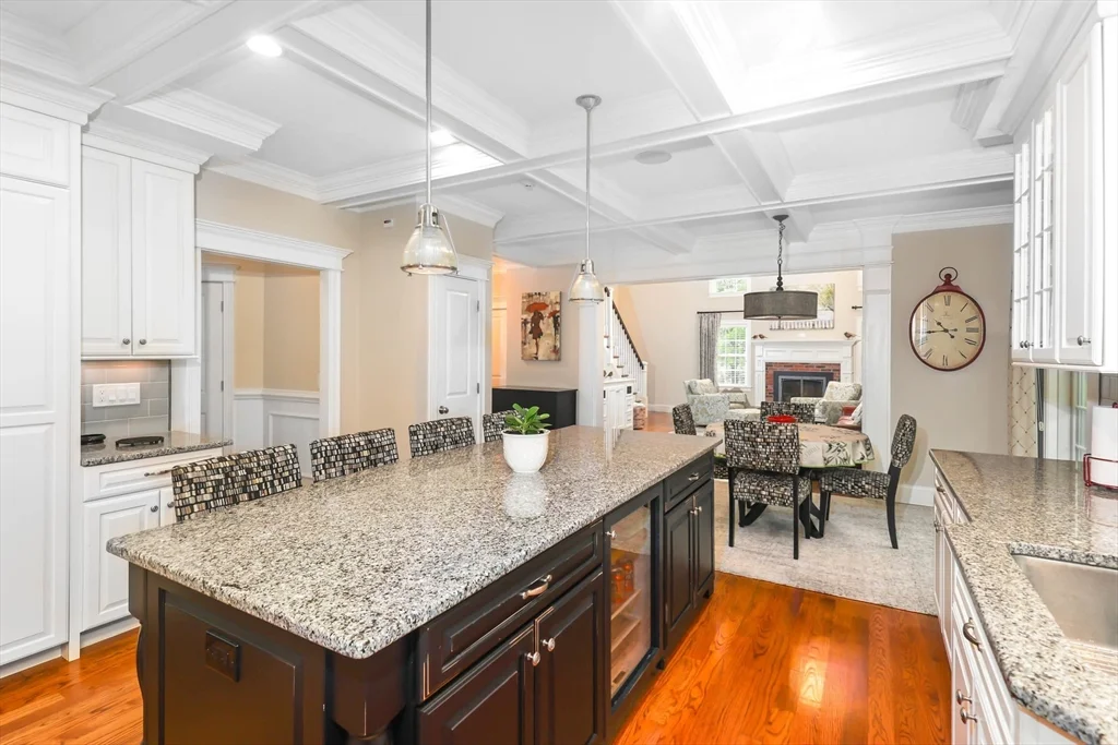 4 bed, 3 bath apartment for rent at 9 Morningside Dr, Shrewsbury — photo 17 of 42