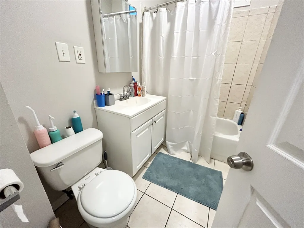 4 bed, 1 bath apartment for rent at 9 Mount Pleasant Unit 1, Boston — photo 10 of 10