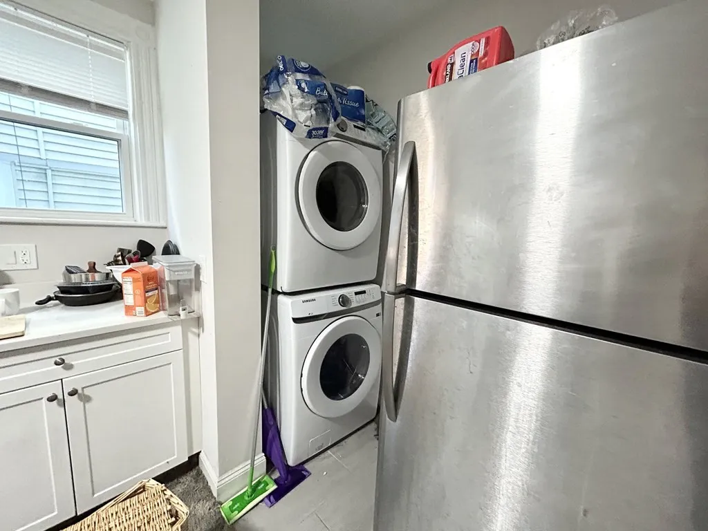 5 bed, 1 bath apartment for rent at 9 Mount Pleasant Unit 2, Roxbury — photo 2 of 9