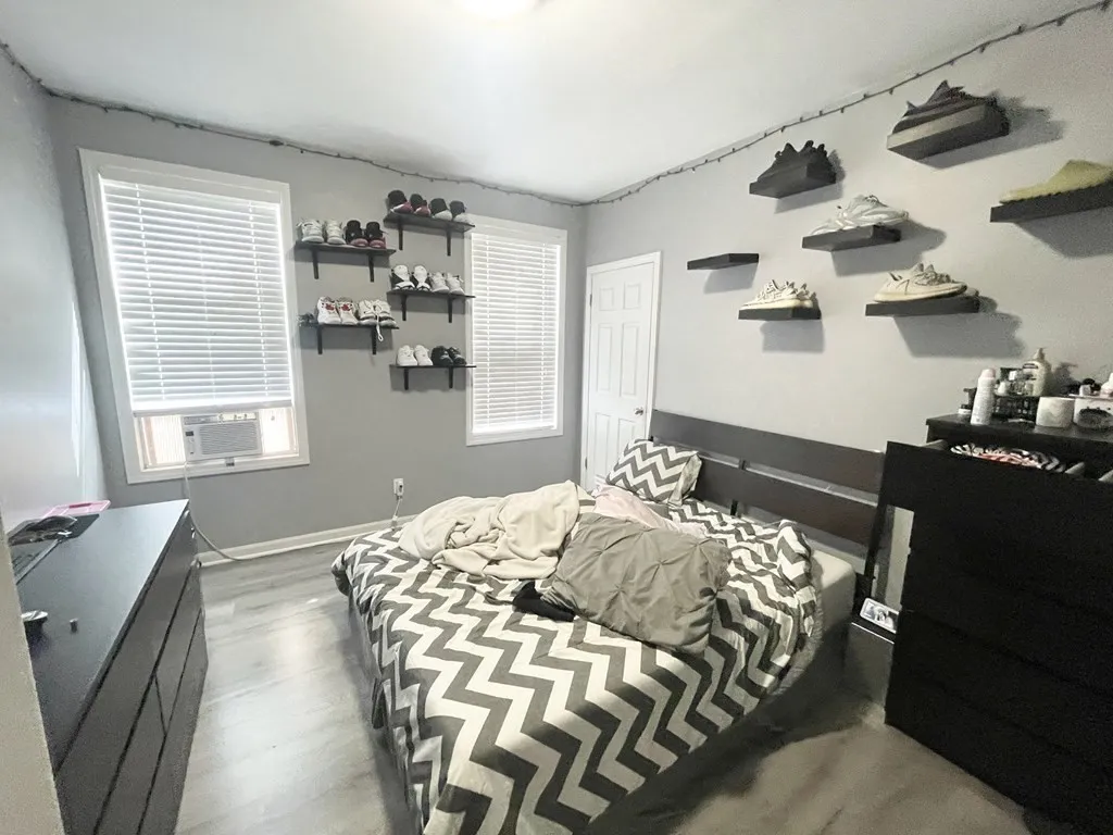 5 bed, 1 bath apartment for rent at 9 Mount Pleasant Unit 3, Boston — photo 11 of 19