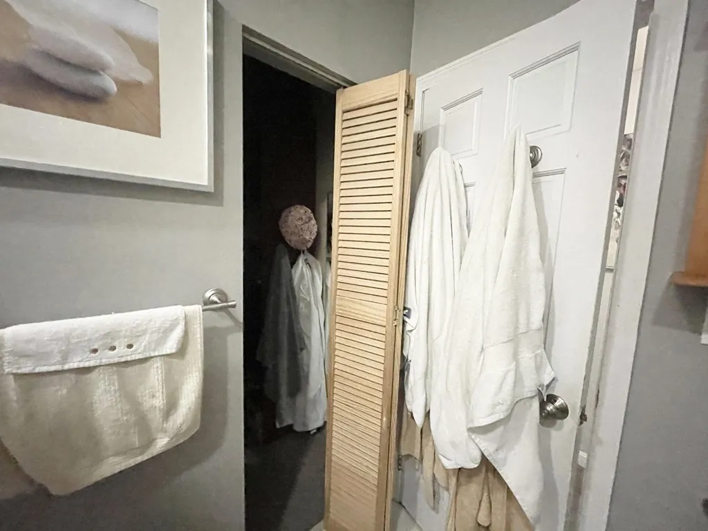 5 bed, 1 bath apartment for rent at 9 Mount Pleasant Unit 3, Boston — photo 18 of 19