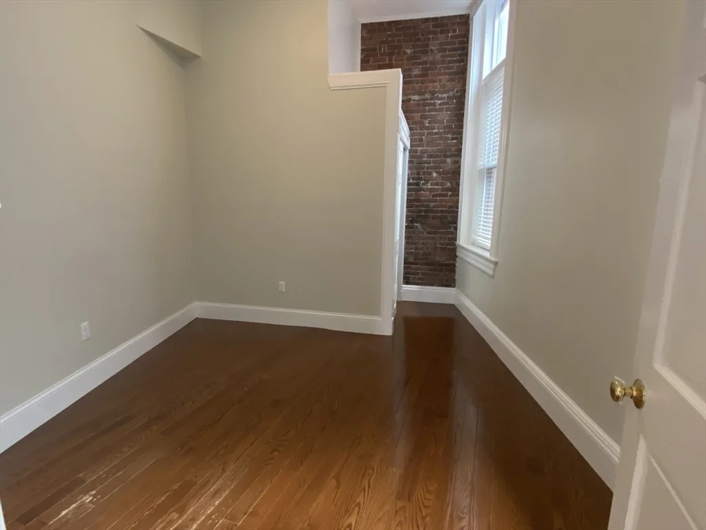 3 bed, 2 bath apartment for rent at 9 Mount Vernon St Unit A, Winchester — photo 5 of 16