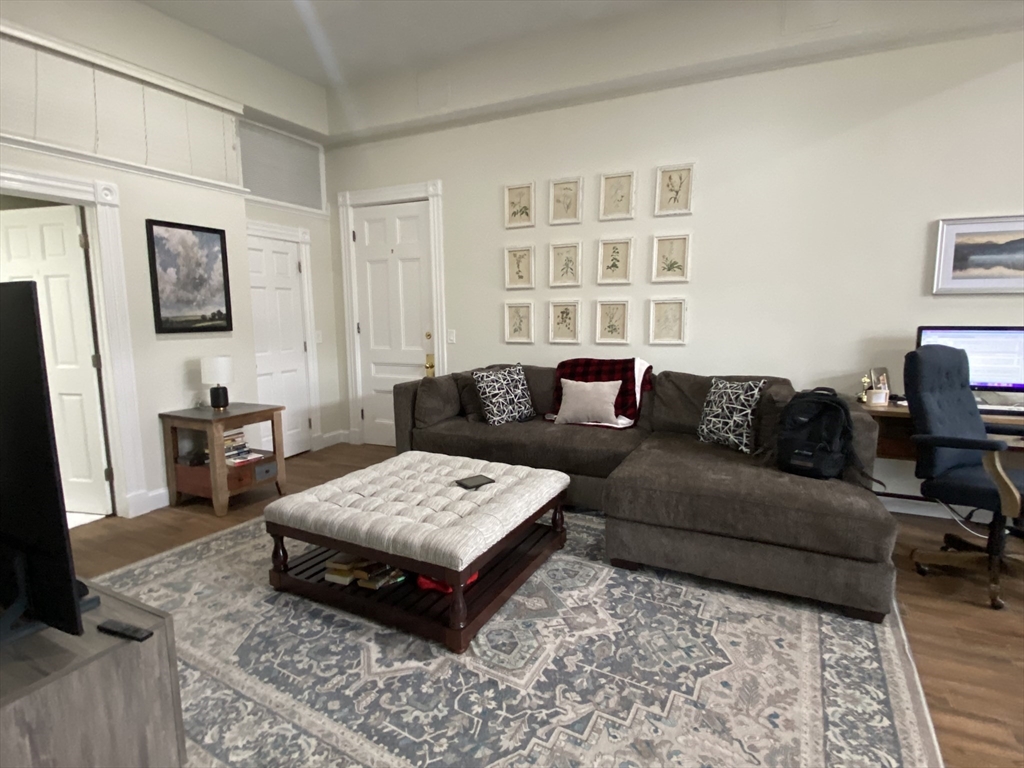 3 bed, 2 bath apartment for rent at 9 Mount Vernon St Unit C, Winchester — photo 6 of 19
