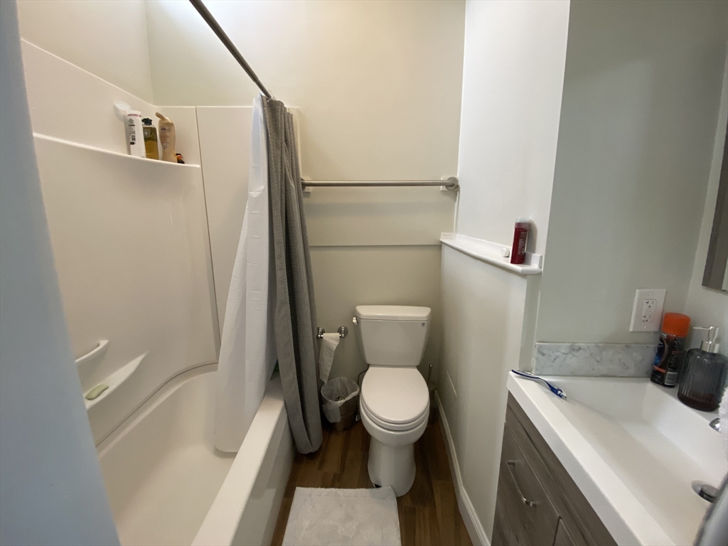 3 bed, 2 bath apartment for rent at 9 Mount Vernon St Unit C, Winchester — photo 15 of 19