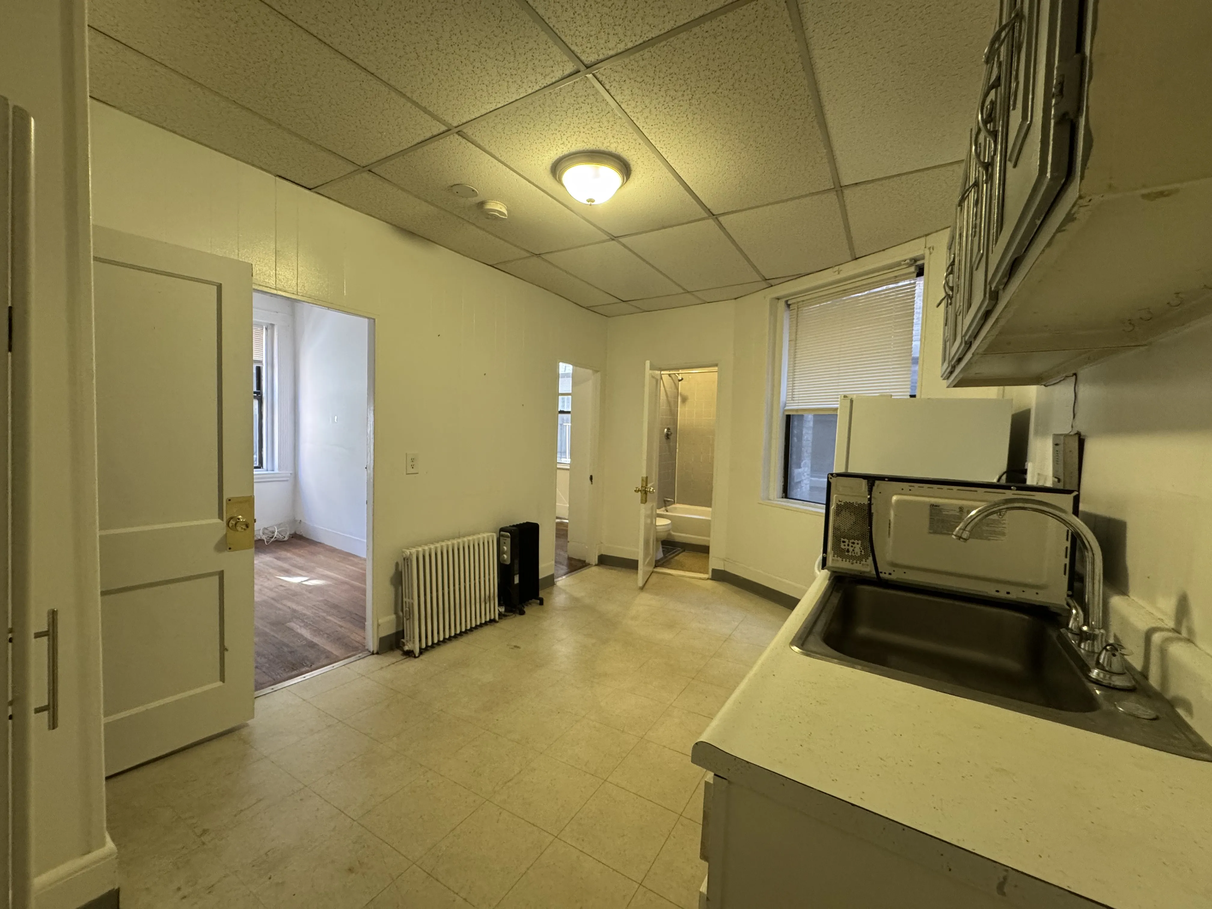 2 bed, 1 bath apartment for rent at 9 Myrtle St Unit 4, Beacon Hill — photo 2 of 9