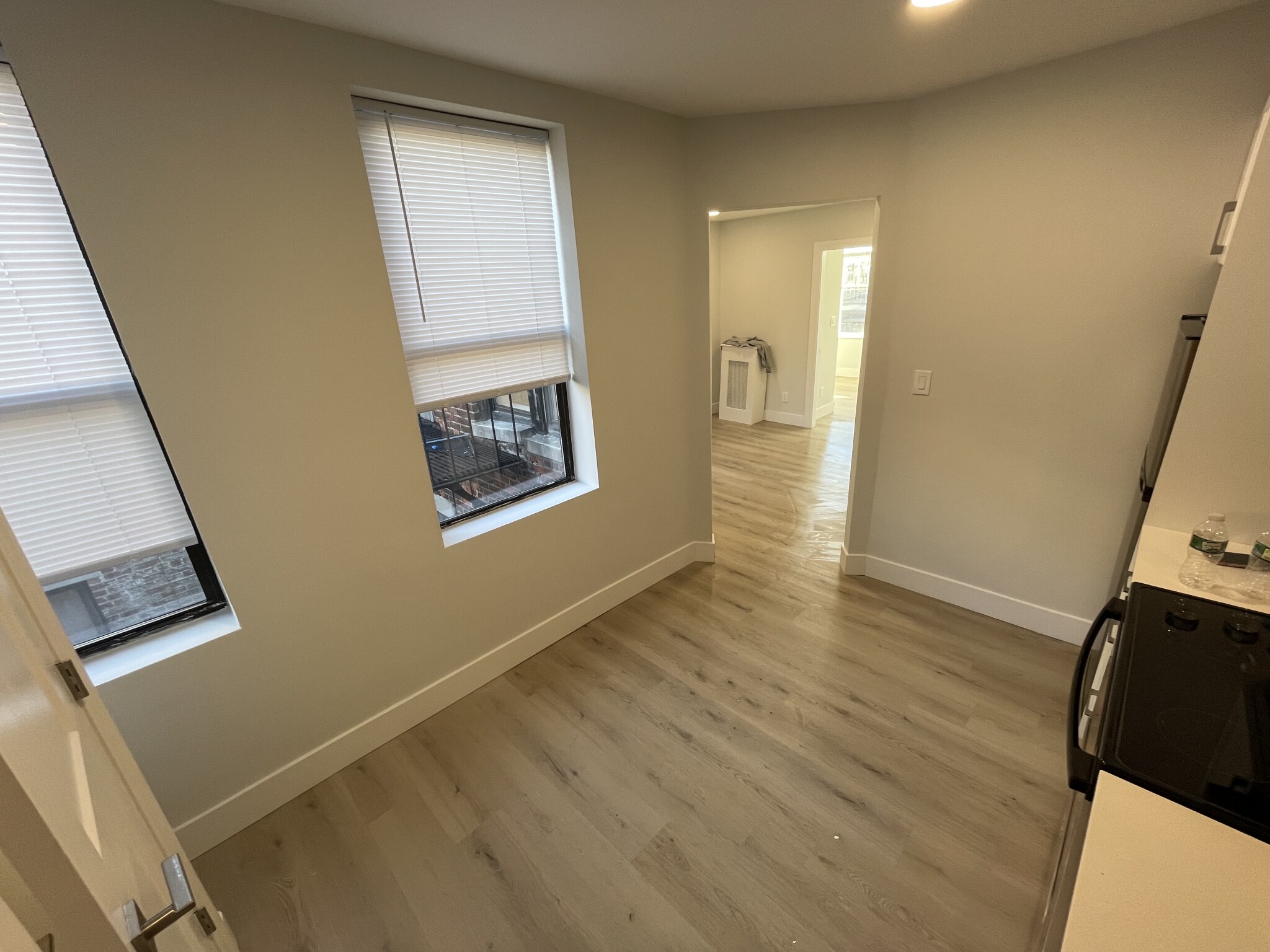 2 bed, 1 bath apartment for rent at 9 Myrtle St Unit 9, Beacon Hill — photo 2 of 10