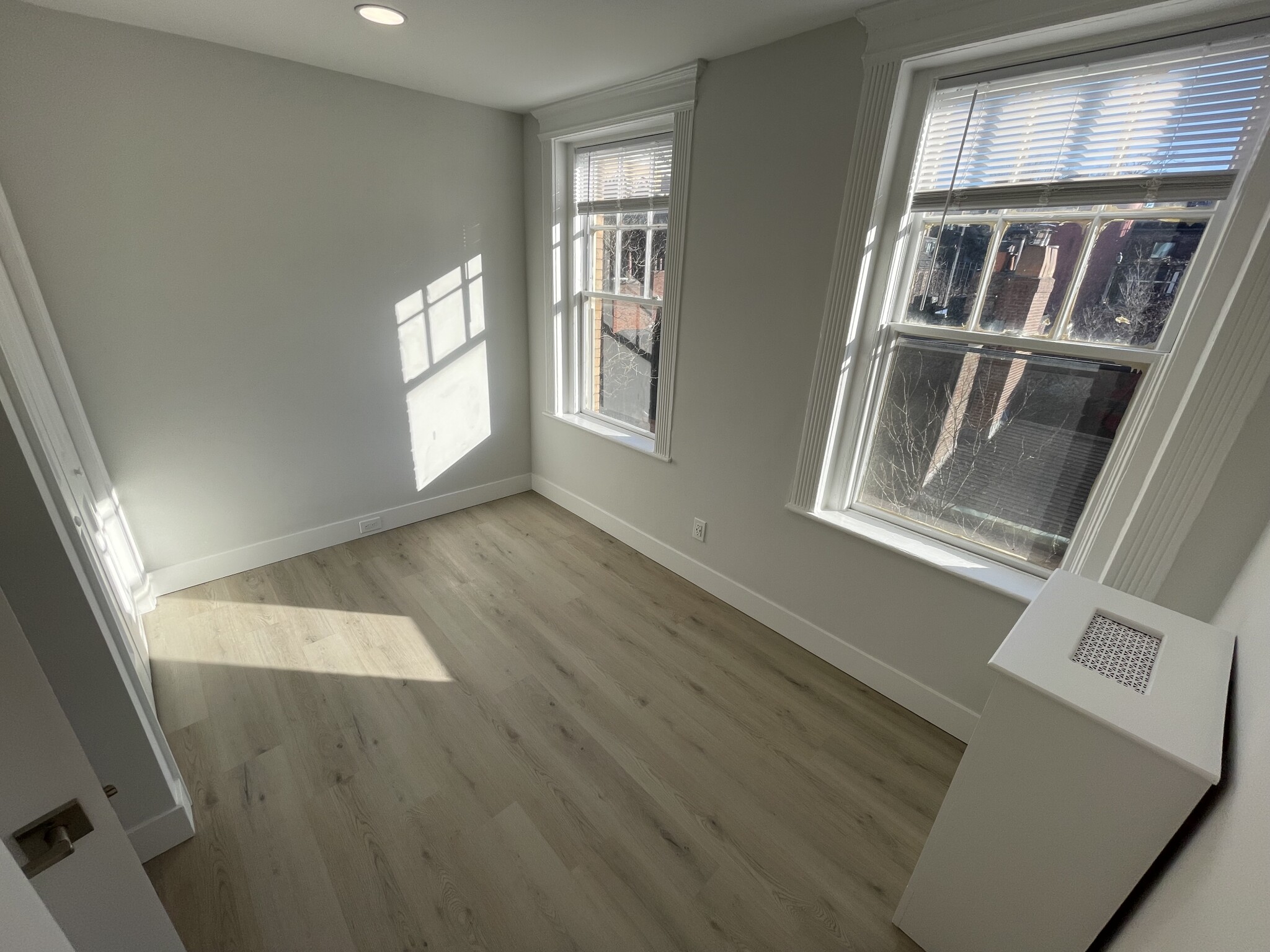 2 bed, 1 bath apartment for rent at 9 Myrtle St Unit 9, Beacon Hill — photo 9 of 10