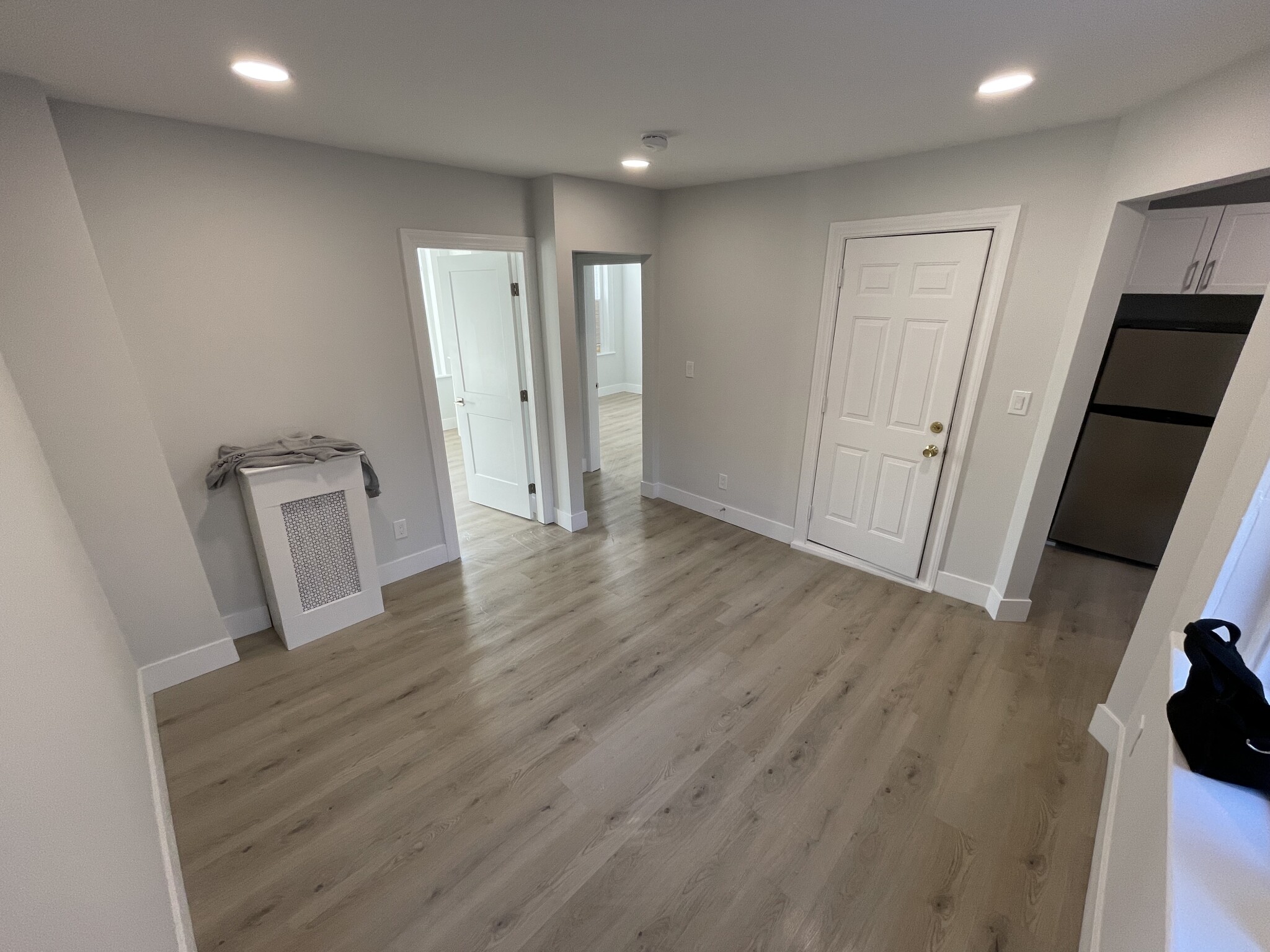 2 bed, 1 bath apartment for rent at 9 Myrtle St Unit 9, Beacon Hill — photo 4 of 10
