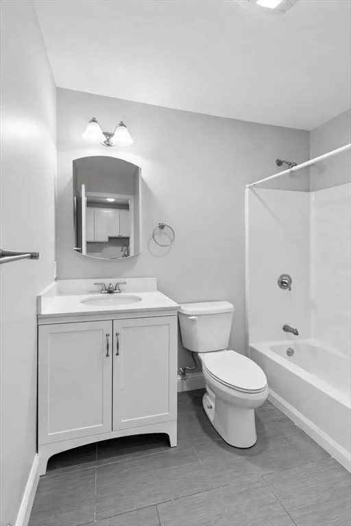 Studio bed, 1 bath apartment for rent at 9 Needhams Landing Rd Unit 107, Lynn — photo 2 of 5