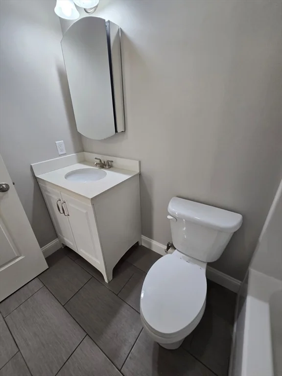 1 bed, 1 bath apartment for rent at 9 Needhams Landing Rd Unit 404, Lynn — photo 8 of 20
