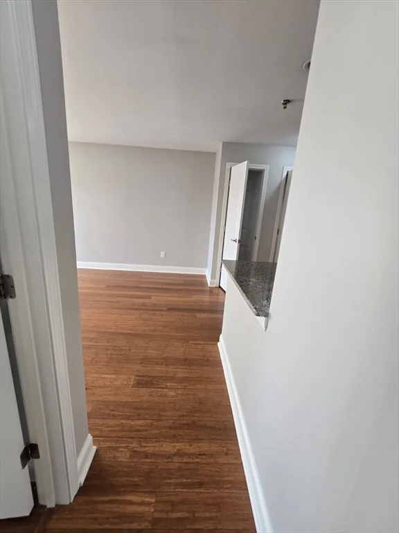 1 bed, 1 bath apartment for rent at 9 Needhams Landing Rd Unit 404, Lynn — photo 6 of 20