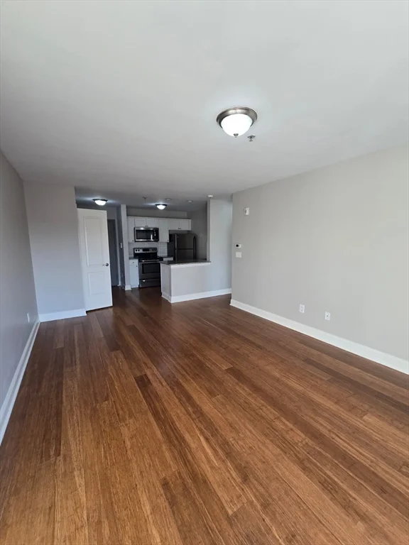 1 bed, 1 bath apartment for rent at 9 Needhams Landing Rd Unit 404, Lynn — photo 4 of 20