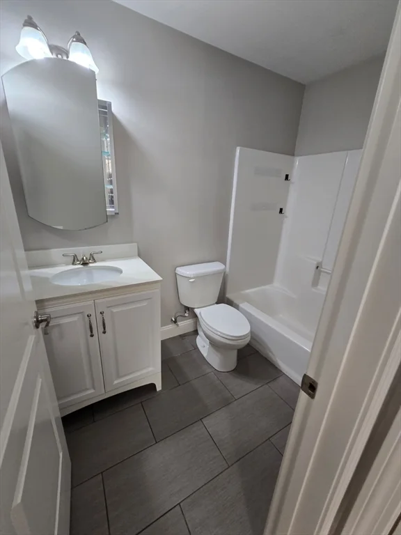 1 bed, 1 bath apartment for rent at 9 Needhams Landing Rd Unit 404, Lynn — photo 11 of 20