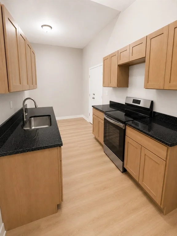 2 bed, 1 bath apartment for rent at 9 Needhams Landing Rd Unit 9A, Lynn — photo 2 of 6