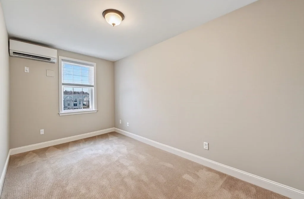 2 bed, 1 bath apartment for rent at 9 Needhams Landing Unit 401, Lynn — photo 4 of 6