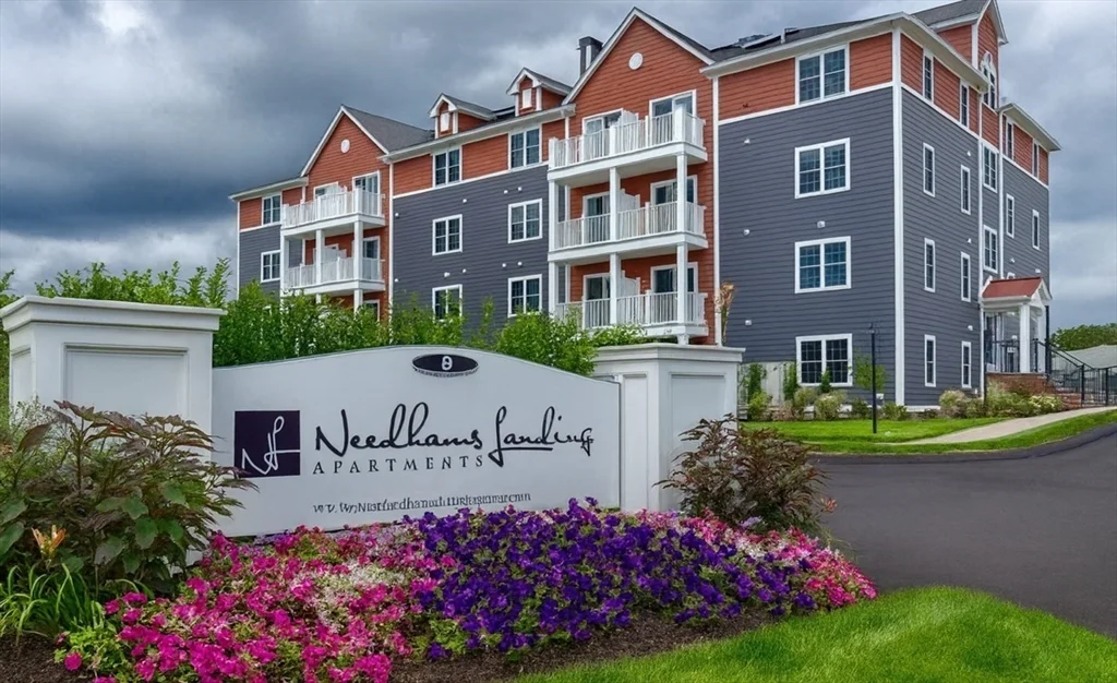 2 bed, 1 bath apartment for rent at 9 Needhams Landing Unit 401, Lynn — photo 1 of 6
