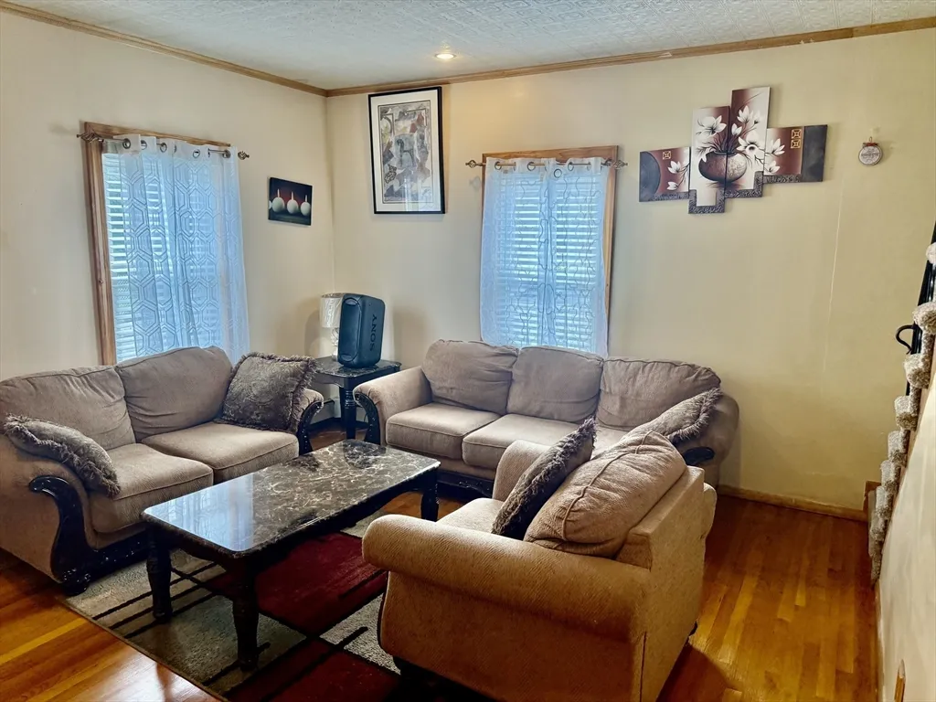4 bed, 2 bath apartment for rent at 9 Newhall St Unit 1, Lowell — photo 19 of 26