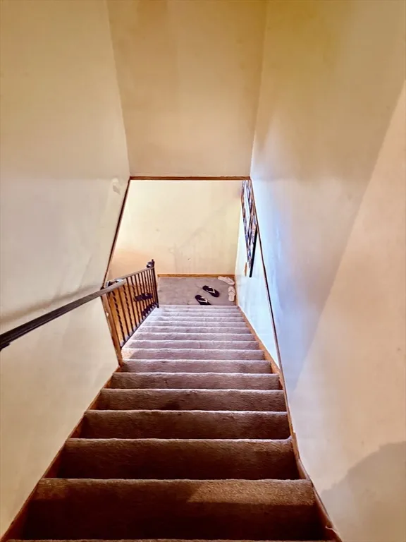 4 bed, 2 bath apartment for rent at 9 Newhall St Unit 1, Lowell — photo 8 of 26