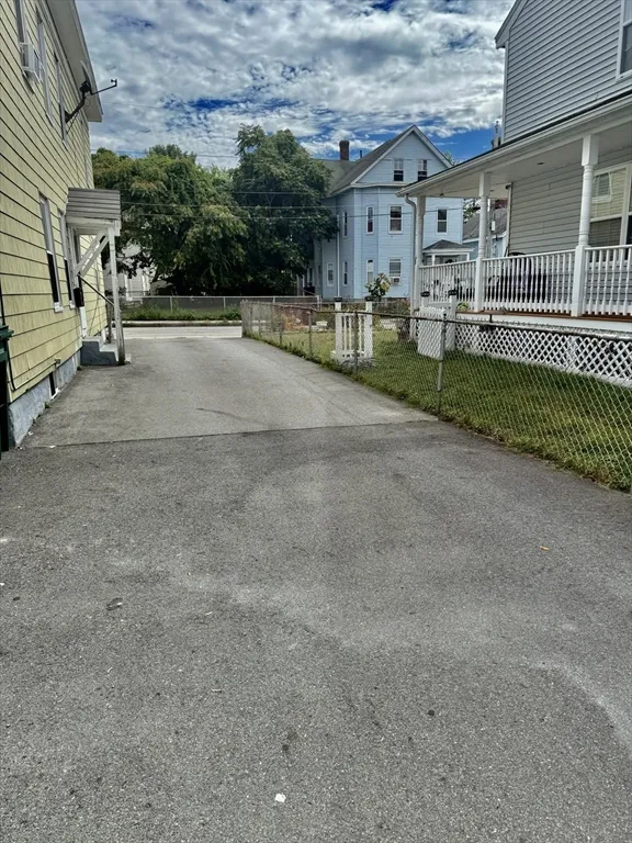 4 bed, 2 bath apartment for rent at 9 Newhall St Unit 1, Lowell — photo 23 of 26
