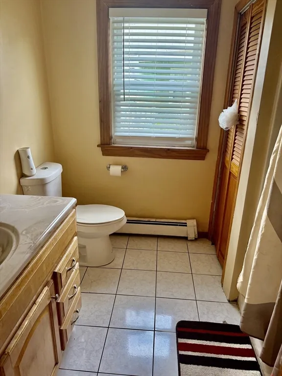 4 bed, 2 bath apartment for rent at 9 Newhall St Unit 1, Lowell — photo 15 of 26