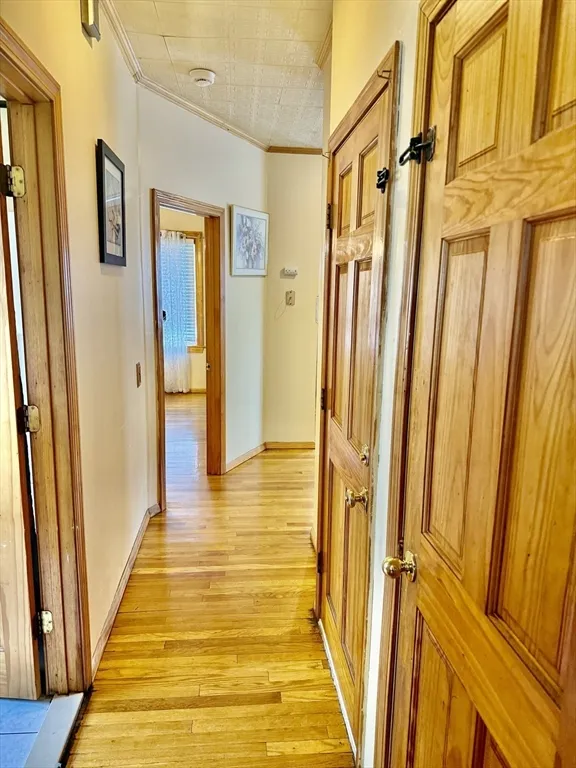 4 bed, 2 bath apartment for rent at 9 Newhall St Unit 1, Lowell — photo 5 of 26