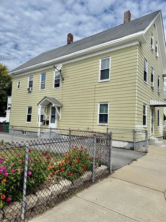 4 bed, 2 bath apartment for rent at 9 Newhall St Unit 1, Lowell — photo 26 of 26