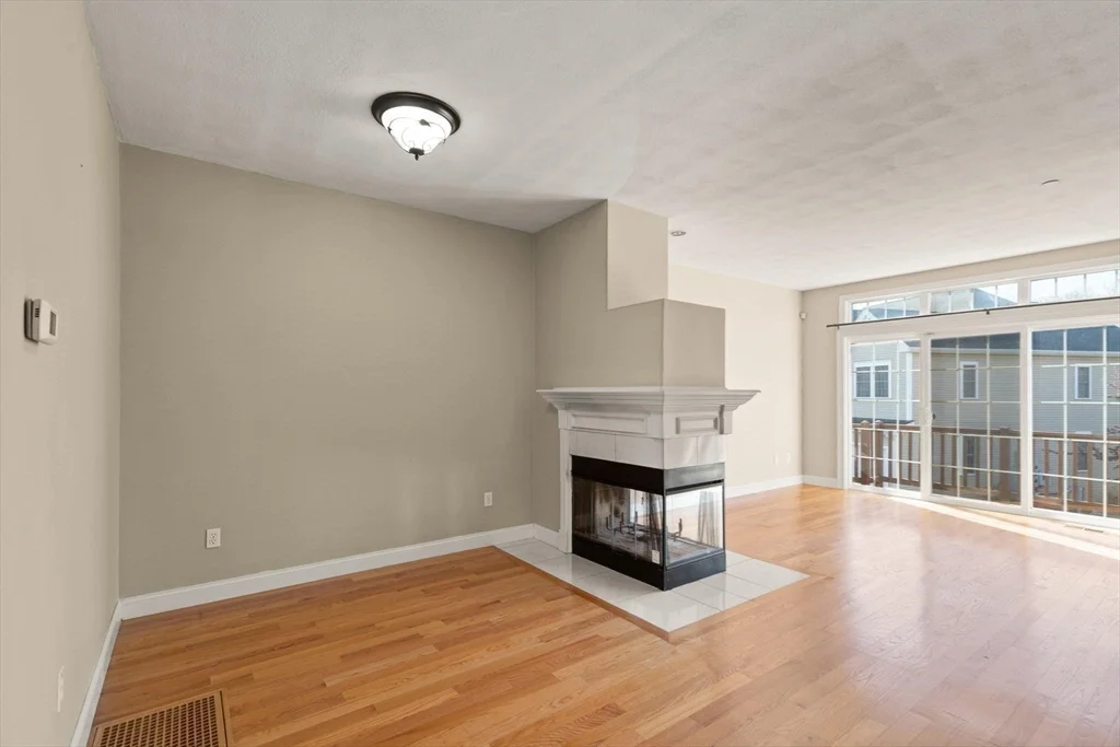 2 bed, 2 bath apartment for rent at 9 Nirvana Dr Unit 2E, Saugus — photo 3 of 25