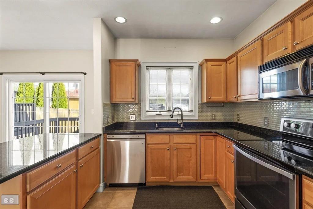 2 bed, 2 bath apartment for rent at 9 Nirvana Dr Unit 2E, Saugus — photo 7 of 25