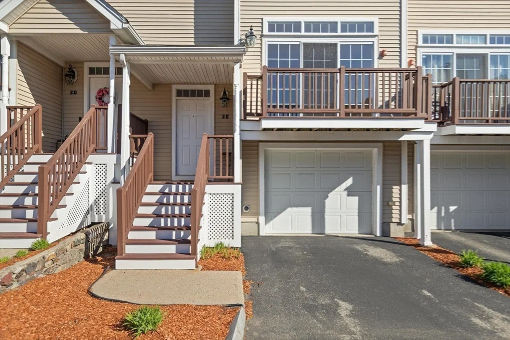 2 bed, 2 bath apartment for rent at 9 Nirvana Dr Unit 2E, Saugus — photo 2 of 25